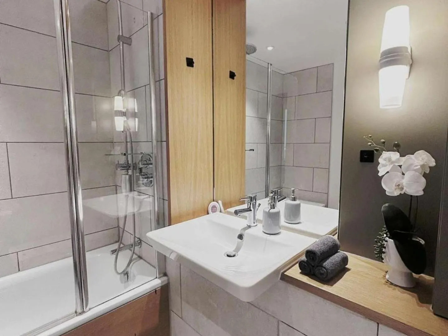 Apartment Apartment-Newham-Sleeps2-Balcony-89Ws London